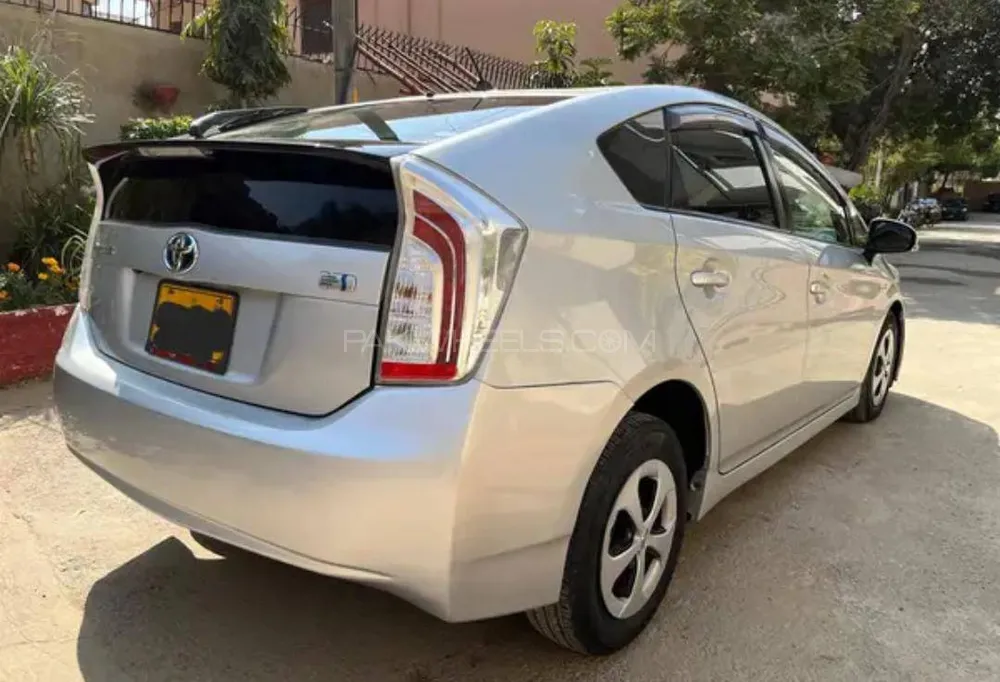 Toyota Prius 2012 for Sale in Karachi Image-1