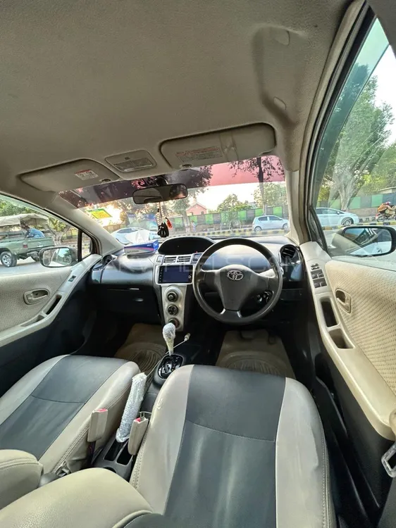 Toyota Vitz 2006 for Sale in Peshawar Image-1