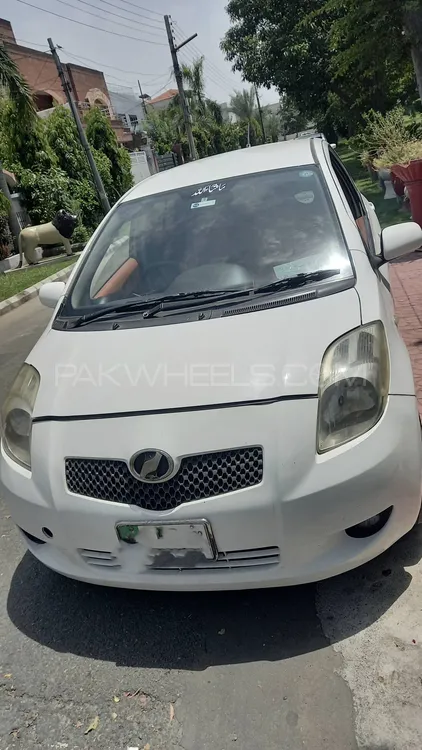 Toyota Vitz 2006 for Sale in Lahore Image-1