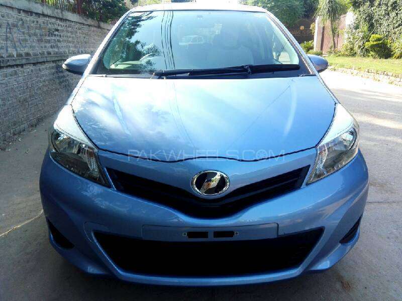 Toyota Vitz 2013 for Sale in Islamabad Image-1
