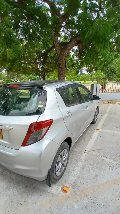 Toyota Vitz 2014 for Sale in Karachi Image-1