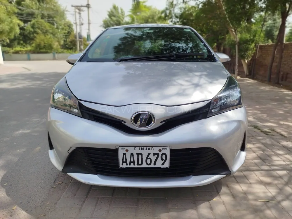 Toyota Vitz 2015 for Sale in Multan Image-1