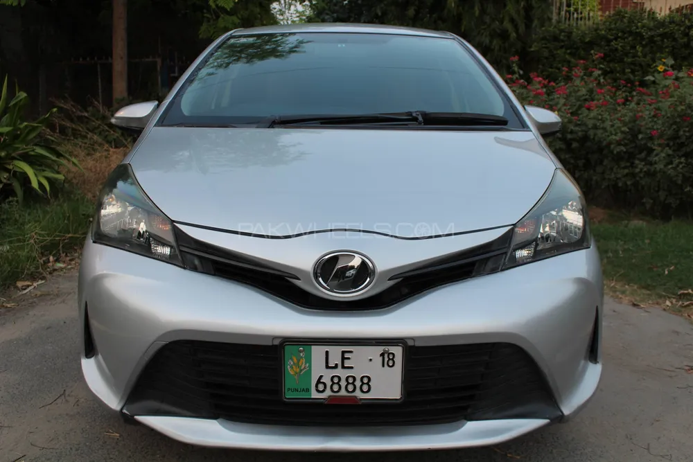 Toyota Vitz 2016 for Sale in Lahore Image-1