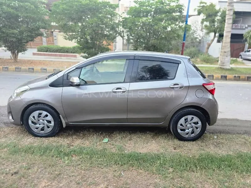 Toyota Vitz 2018 for Sale in Karachi Image-1
