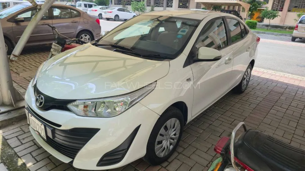 Toyota Yaris Sedan 2021 for Sale in Lahore Image-1