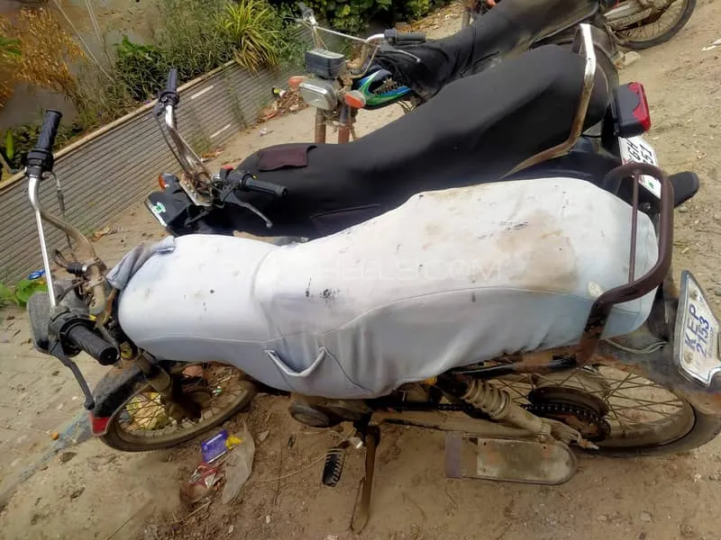 یونیک UD 70 2010 for Sale Image-1