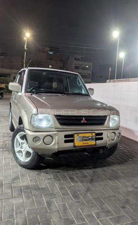 Mitsubishi Pajero Mini 2003 for Sale in Karachi Image-1