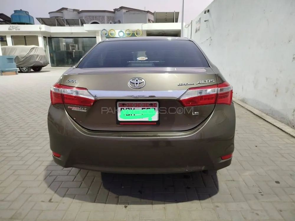 Toyota Corolla 2016 for Sale in Multan Image-1