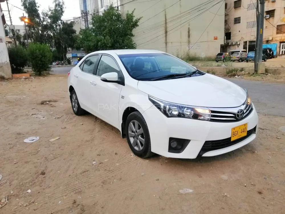 Toyota Corolla 2016 for Sale in Karachi Image-1