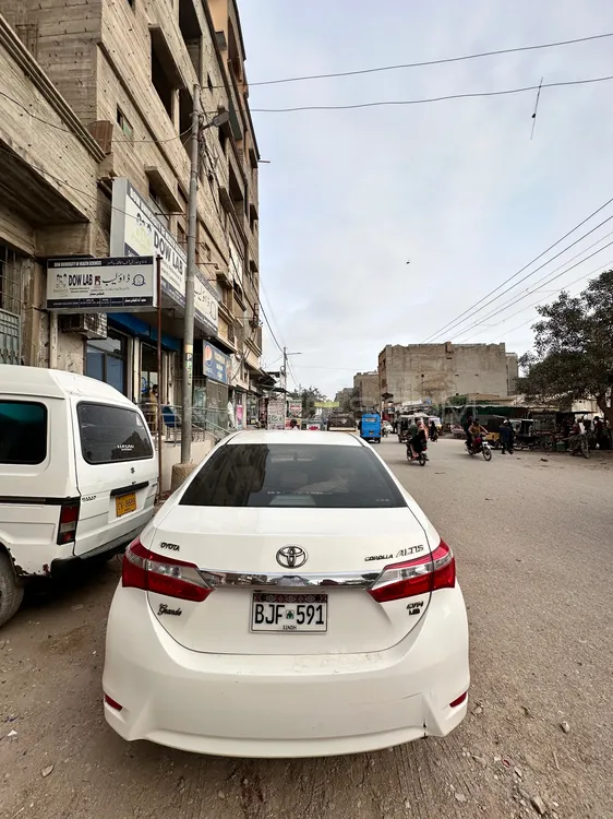 Toyota Corolla 2017 for Sale in Karachi Image-1