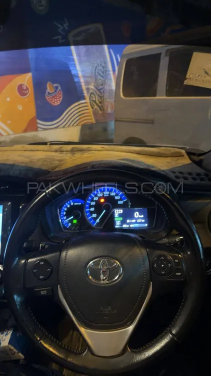 Toyota Corolla Axio 2017 for Sale in Karachi Image-1