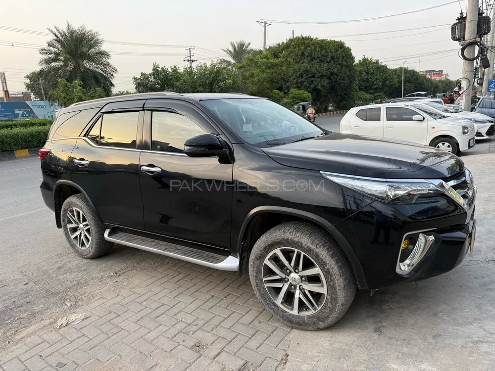 Toyota Fortuner 2018 for Sale in Faisalabad Image-1