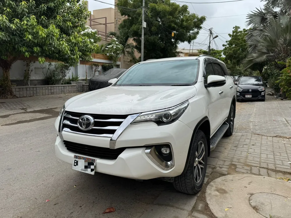Toyota Fortuner 2020 for Sale in Karachi Image-1