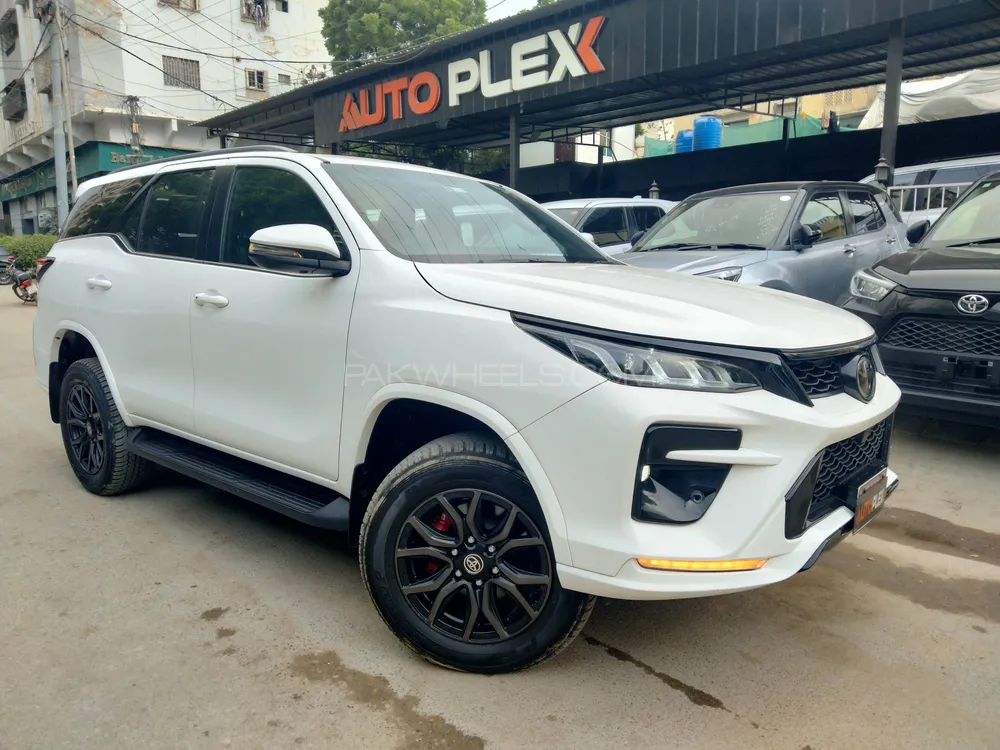 Toyota Fortuner 2023 for Sale in Karachi Image-1