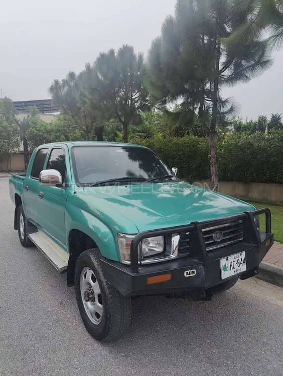 Toyota Hilux 2001 for Sale in Islamabad Image-1