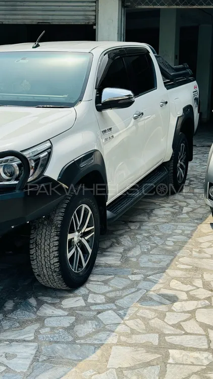 Toyota Hilux 2021 for Sale in Peshawar Image-1