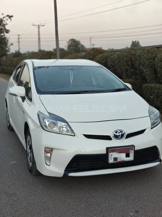 Toyota Prius 2014 for Sale in Multan Image-1