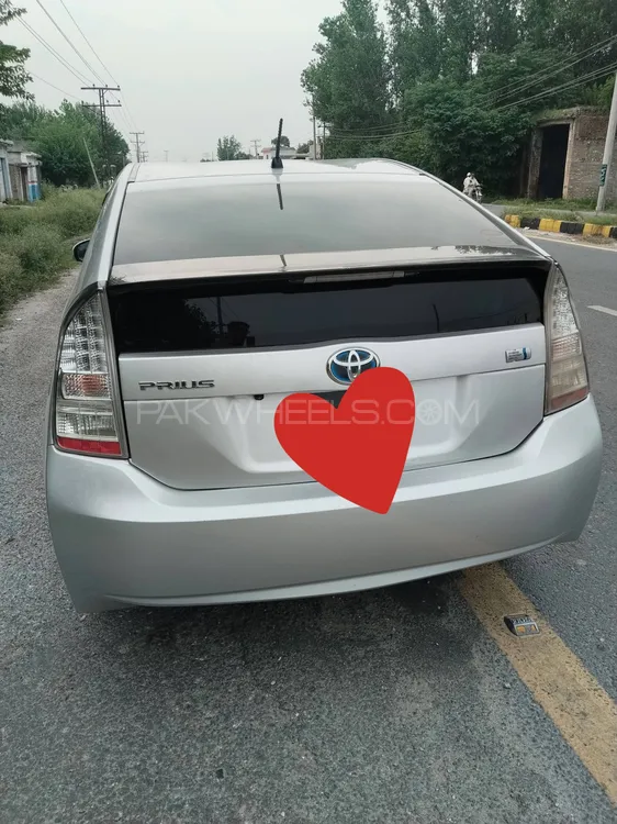 Toyota Prius 2011 for Sale in Peshawar Image-1