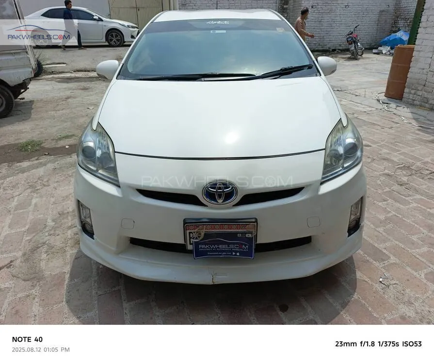 Toyota Prius 2011 for Sale in Peshawar Image-1