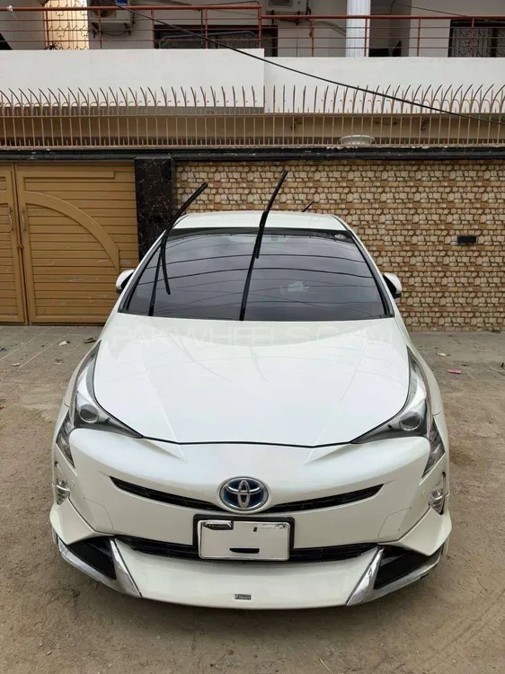 Toyota Prius 2017 for Sale in Karachi Image-1
