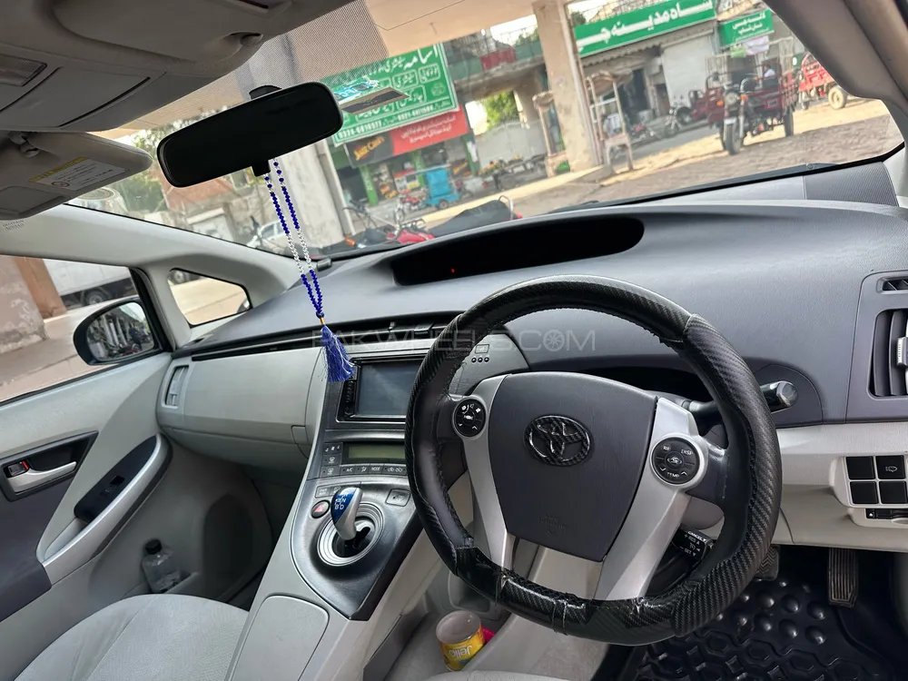 Toyota Prius 2012 for Sale in Lahore Image-1
