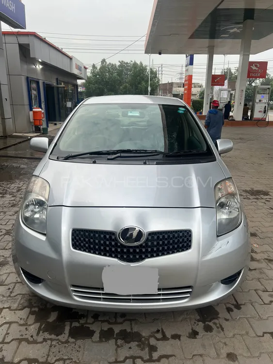 Toyota Vitz 2007 for Sale in Lahore Image-1
