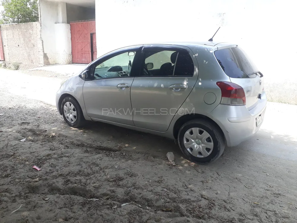 Toyota Vitz 2008 for Sale in Charsadda Image-1