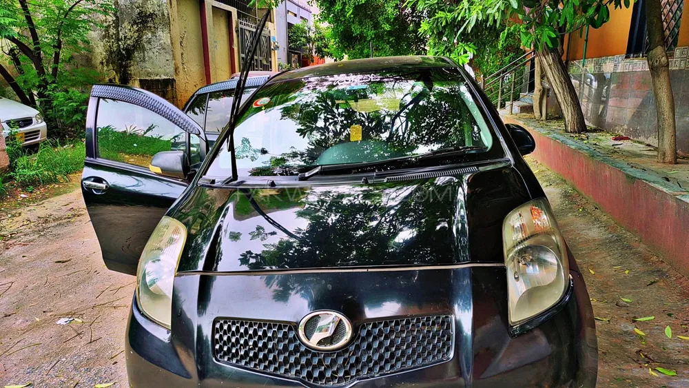 Toyota Vitz 2010 for Sale in Islamabad Image-1