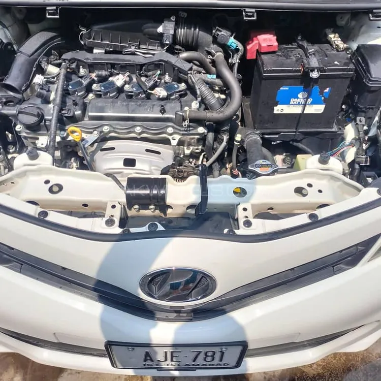 Toyota Vitz 2012 for Sale in Peshawar Image-1