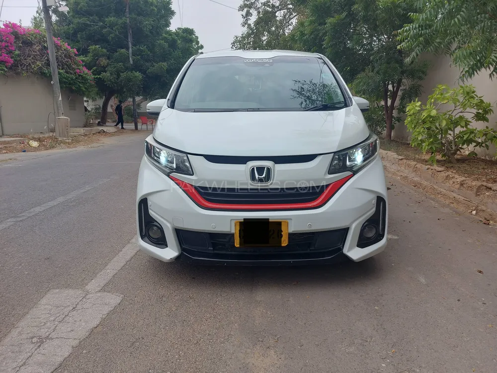 Honda Freed 2016 for Sale in Karachi Image-1