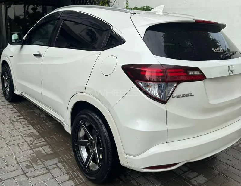 Honda Vezel 2016 for Sale in Lahore Image-1