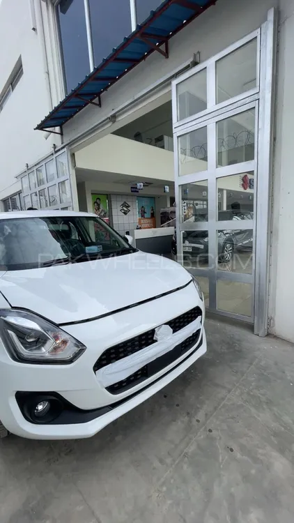 Suzuki Swift 2025 for Sale in Karachi Image-1