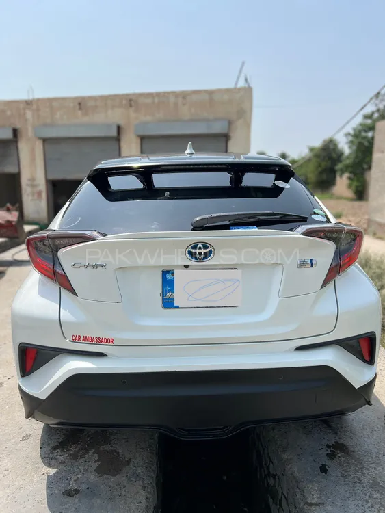 Toyota C-HR 2017 for Sale in Islamabad Image-1