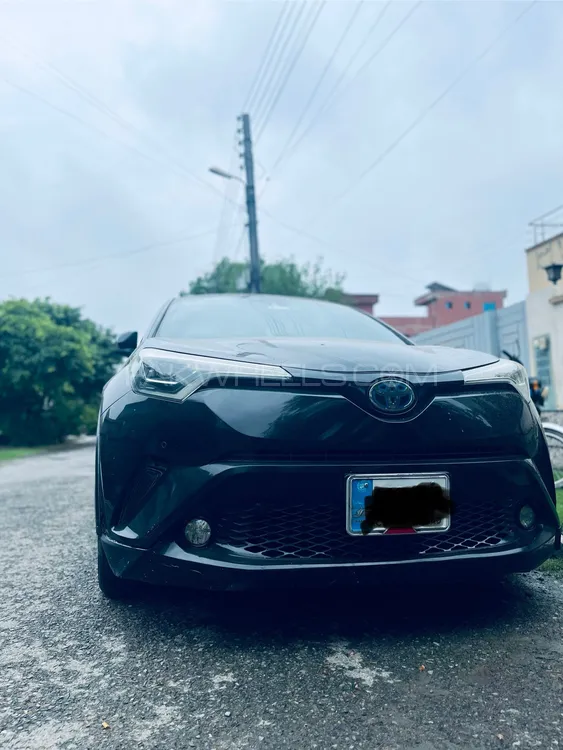 Toyota C-HR 2017 for Sale in Lahore Image-1