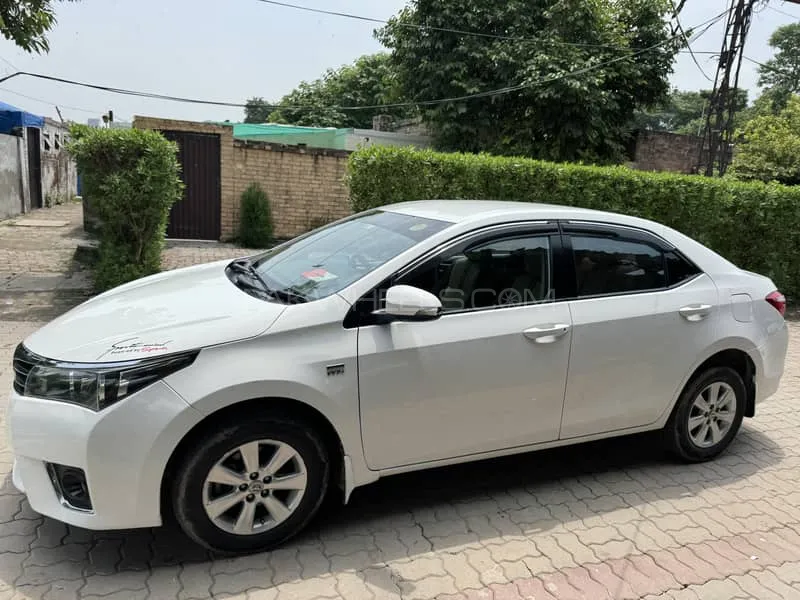 Toyota Corolla 2015 for Sale in Lahore Image-1
