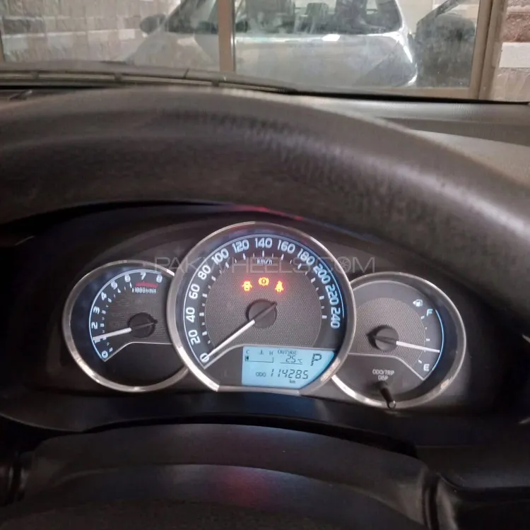 Toyota Corolla 2015 for Sale in Abbottabad Image-1