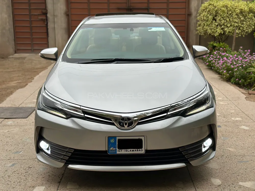 Toyota Corolla 2020 for Sale in Peshawar Image-1