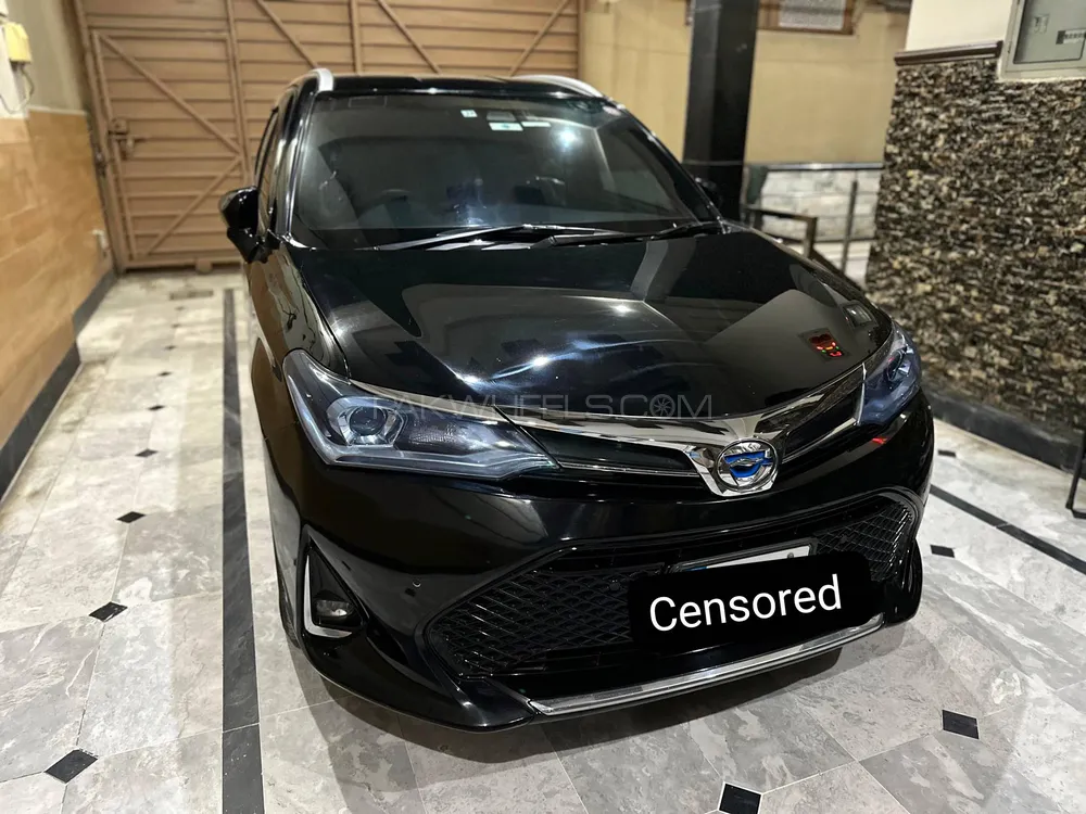 Toyota Corolla Fielder 2017 for Sale in Peshawar Image-1