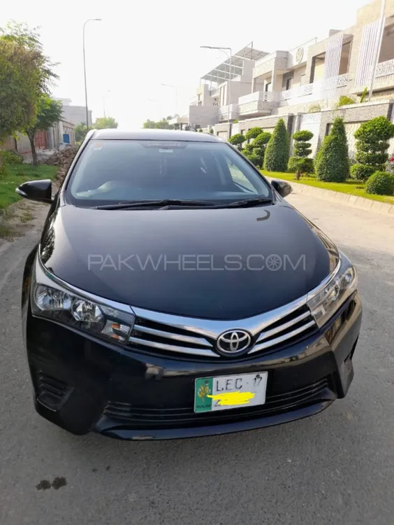 Toyota Corolla 2017 for Sale in Faisalabad Image-1