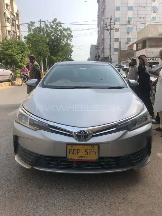 Toyota Corolla 2015 for Sale in Karachi Image-1