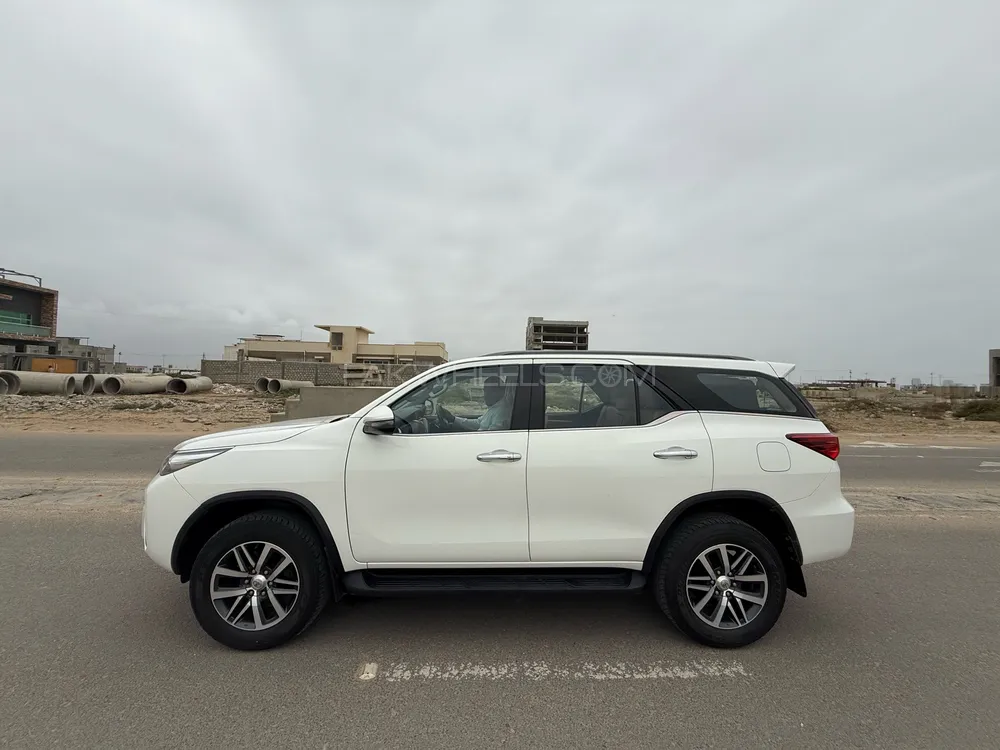 Toyota Fortuner 2018 for Sale in Karachi Image-1