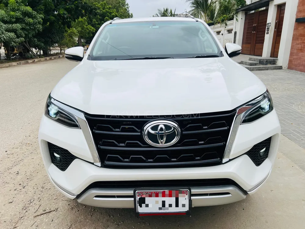 Toyota Fortuner 2021 for Sale in Karachi Image-1