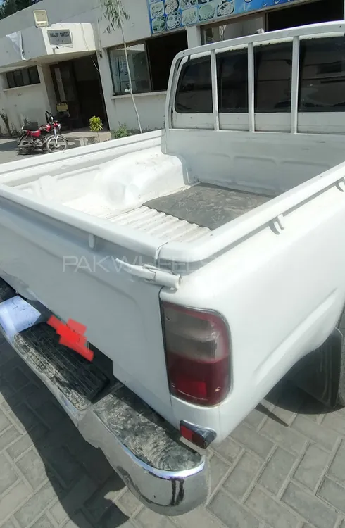 Toyota Hilux 2001 for Sale in Faisalabad Image-1
