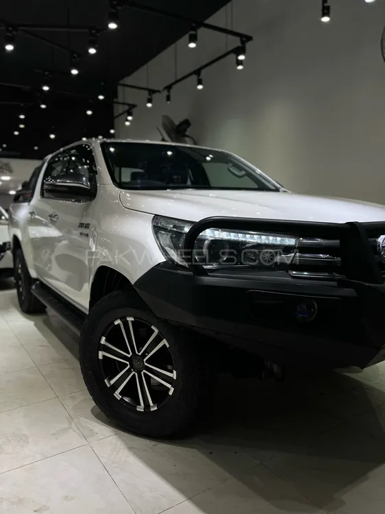 Toyota Hilux 2021 for Sale in Karachi Image-1