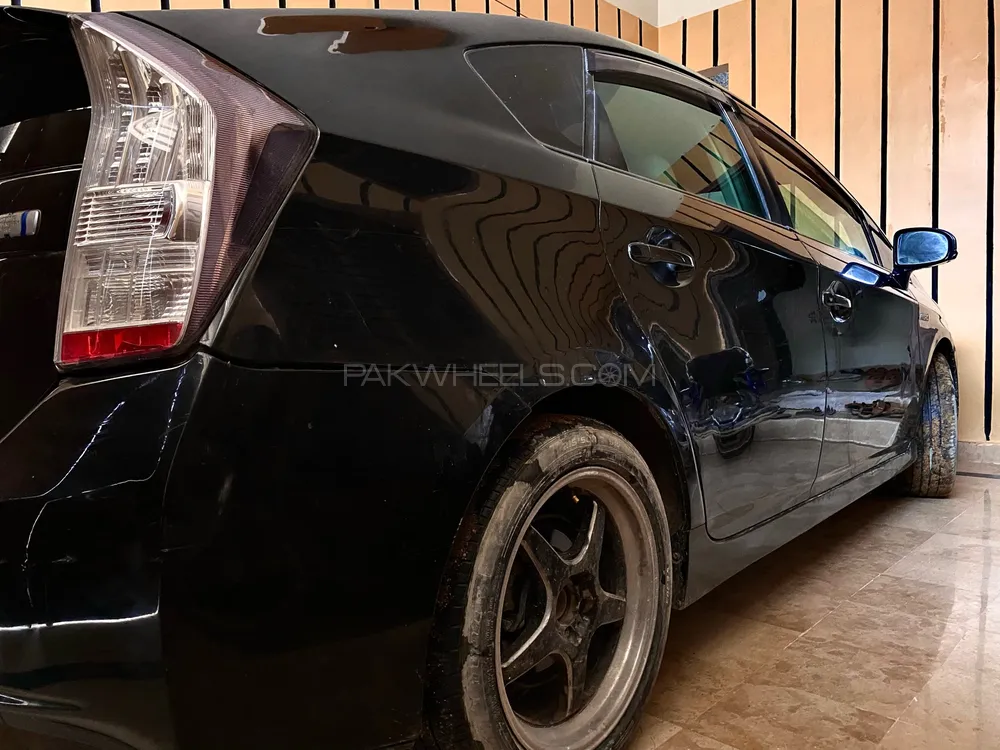 ٹویوٹا پریوس 2011 for Sale in کراچی Image-1