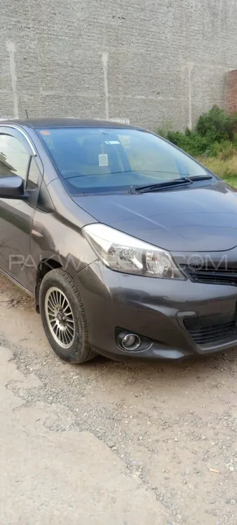 Toyota Vitz 2016 for Sale in Gujranwala Image-1