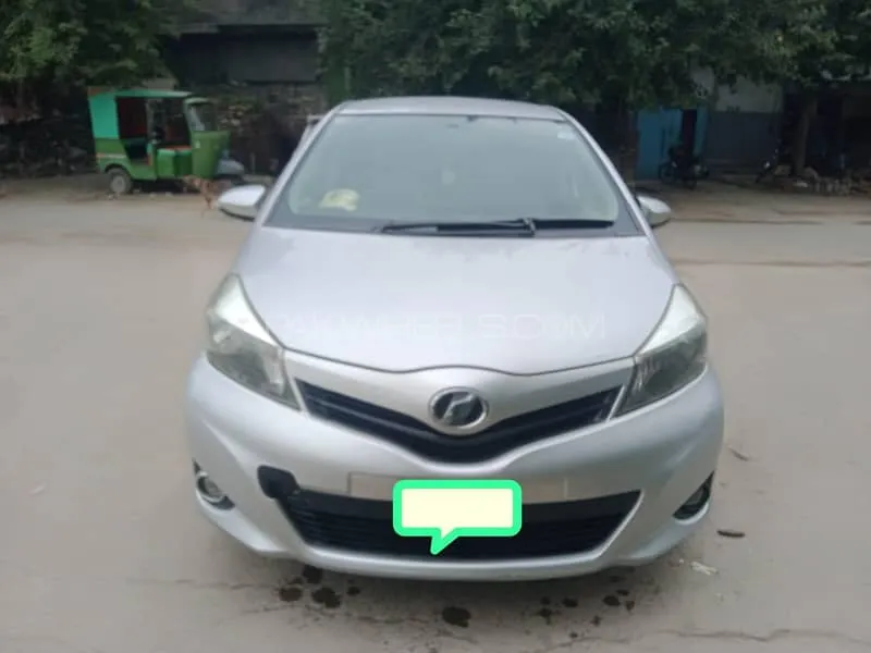 Toyota Vitz 2012 for Sale in Lahore Image-1