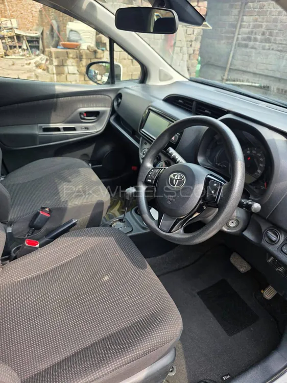 Toyota Vitz 2018 for Sale in Gujranwala Image-1
