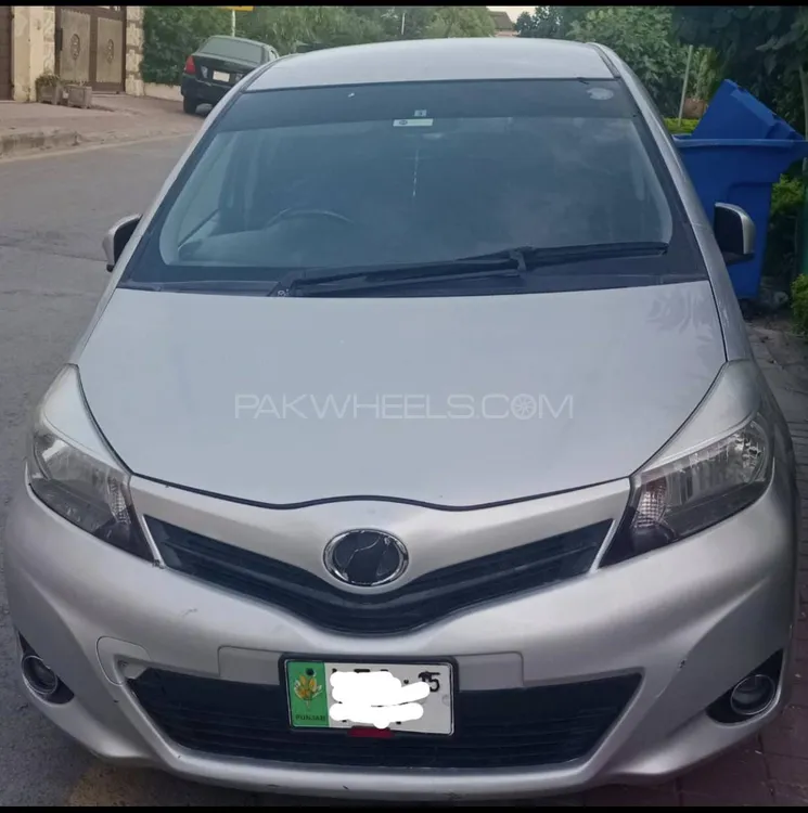 Toyota Vitz 2015 for Sale in Islamabad Image-1