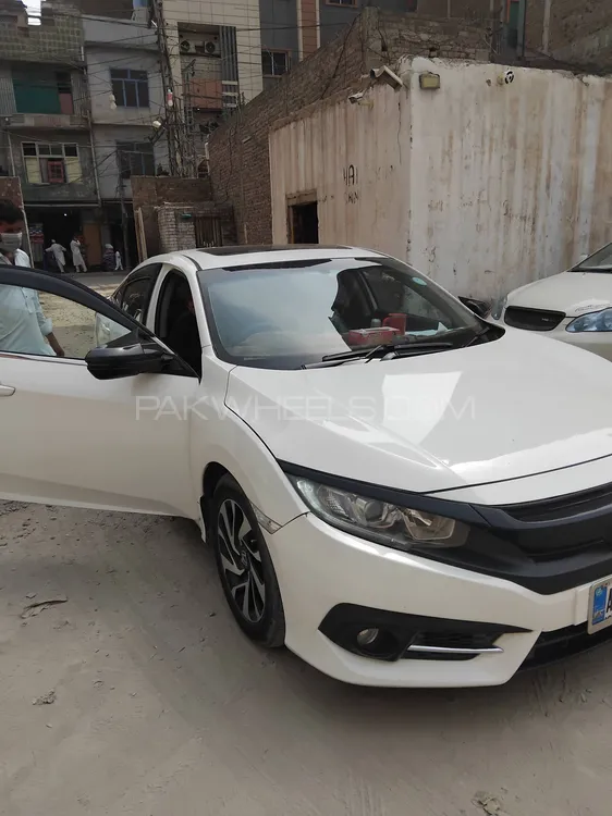 Honda Civic 2018 for Sale in Peshawar Image-1